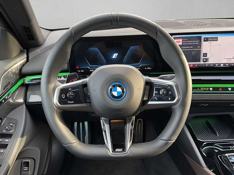 BMW i5 eDrive40 M SPORT PRO LED AHK PANO VIRT COCK P