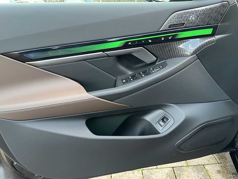 BMW i5 eDrive40 M SPORT PRO LED AHK PANO VIRT COCK P