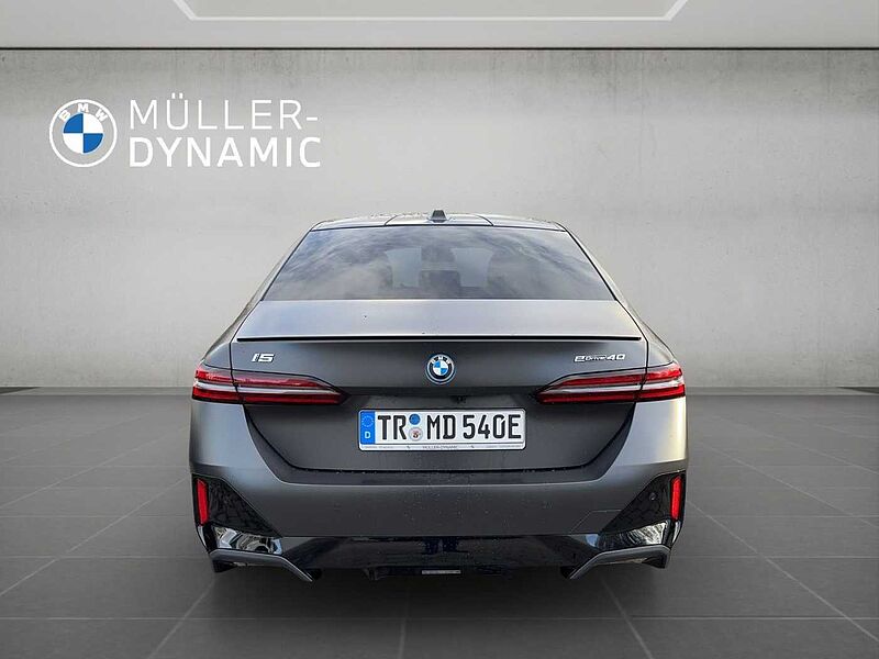 BMW i5 eDrive40 M SPORT PRO LED AHK PANO VIRT COCK P