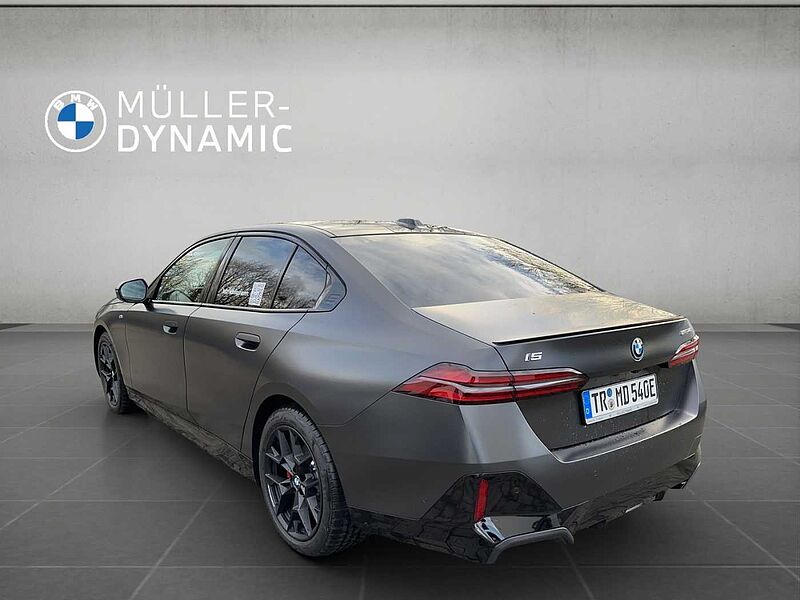 BMW i5 eDrive40 M SPORT PRO LED AHK PANO VIRT COCK P