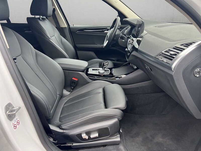 BMW X3 xDrive20d LED AHK RÜCKFAHR KOMFORTZUG SHZ DAB