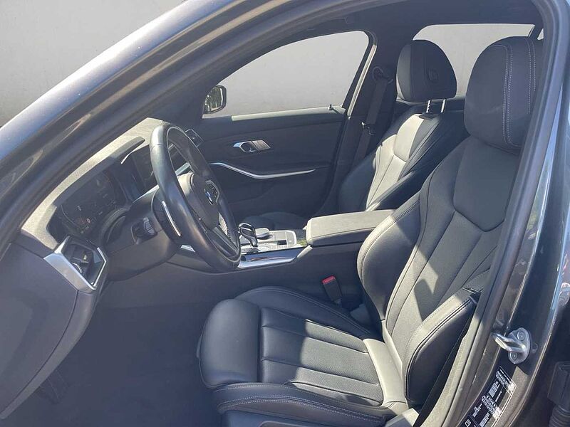 BMW 330 d xDrive TOURING SPORT LINE HIFI KOMFORTZUG V