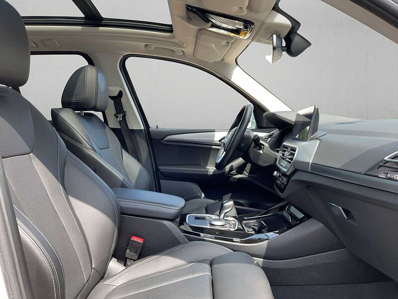 BMW X3 xDrive20d LED PANO RÜCKFAHR SHZ DAB WLAN
