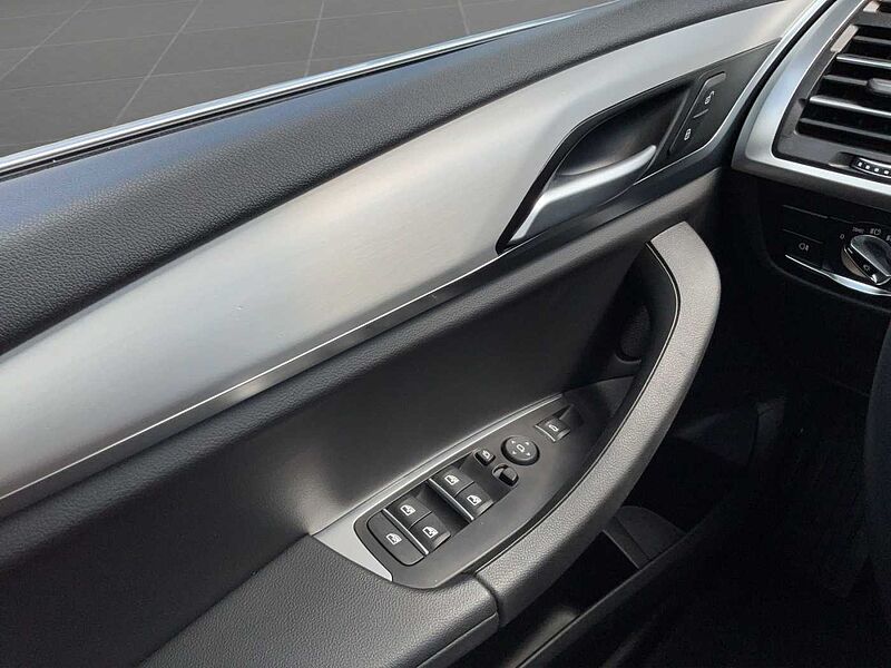 BMW X3 xDrive20d LED PANO RÜCKFAHR SHZ DAB WLAN