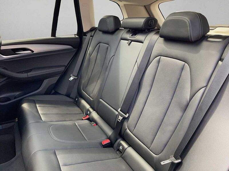 BMW X3 xDrive20d LED PANO RÜCKFAHR SHZ DAB WLAN
