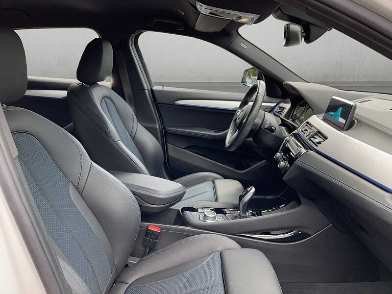 BMW X2 sDrive18i M SPORT LED NAVI TEMPOMAT PDC SHZ