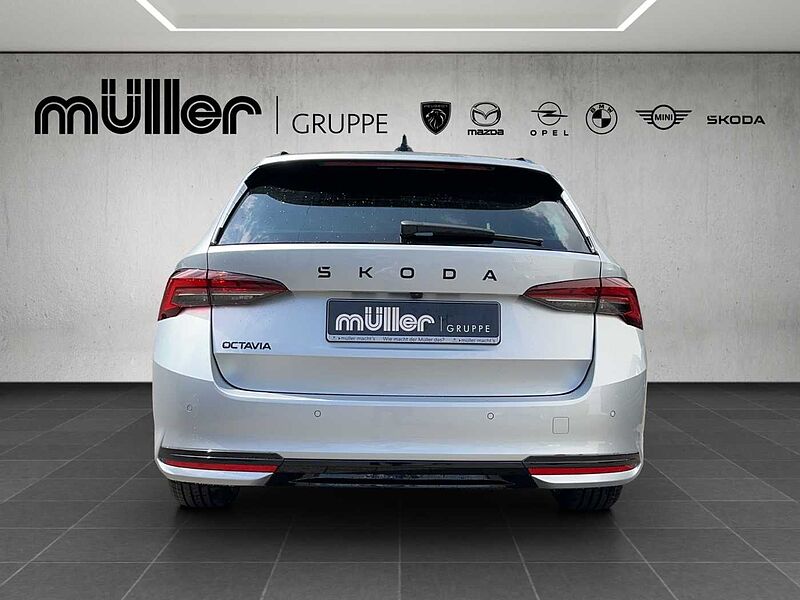 SKODA Octavia Combi 2.0 TDI DSG Sportline