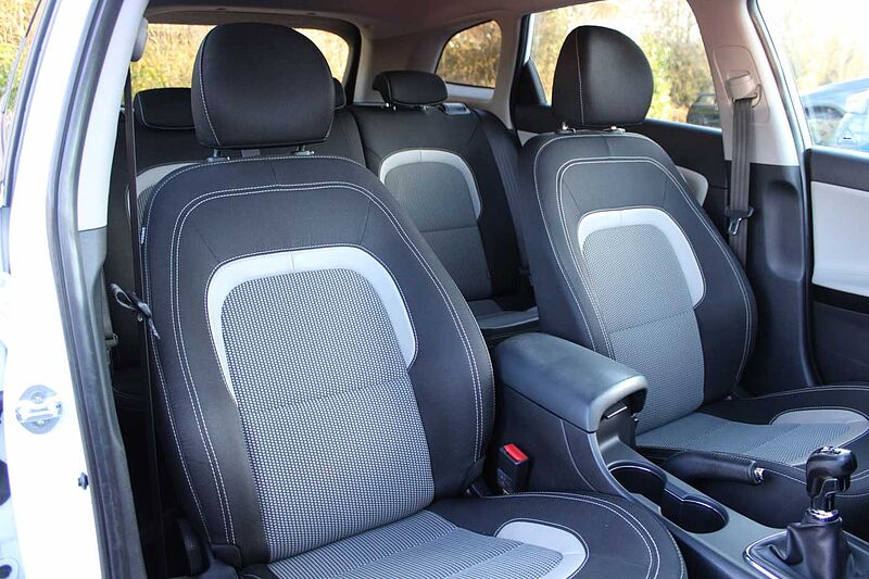 Kia Ceed 1.6 GDI SW Dream Team Edition