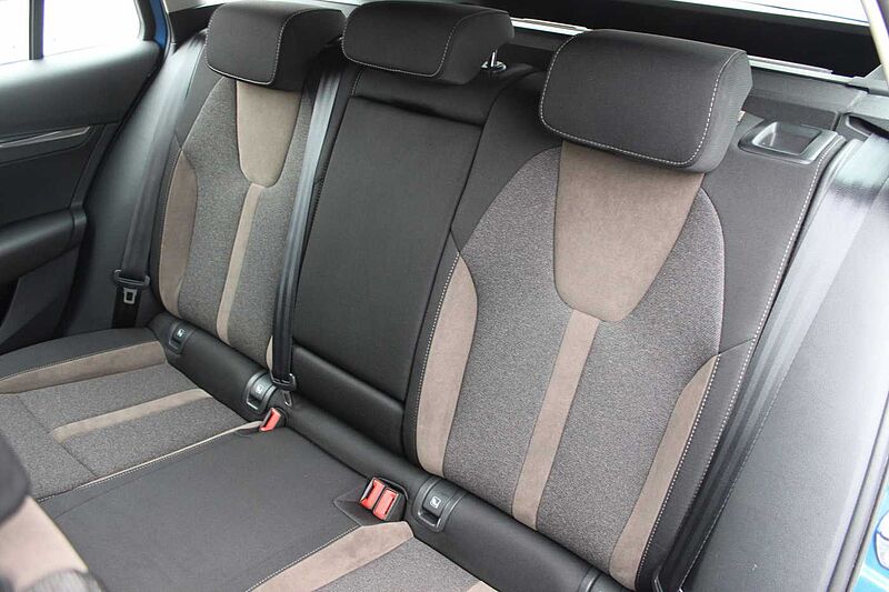 SKODA Octavia Combi 2.0 TDI DSG 4x4 Scout