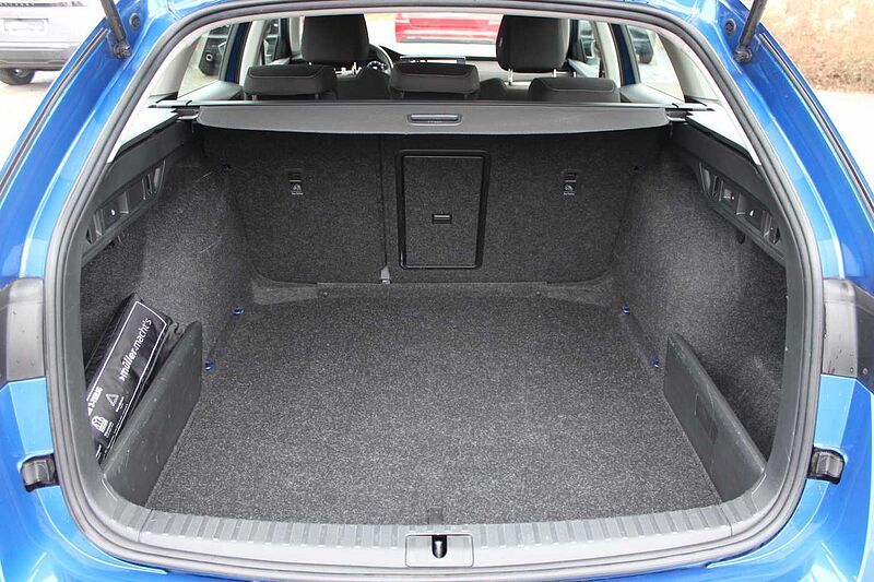 SKODA Octavia Combi 2.0 TDI DSG 4x4 Scout