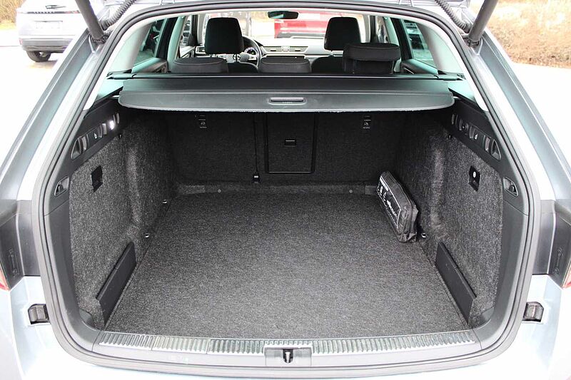 SKODA Superb Combi 1.5 TSI DSG Style