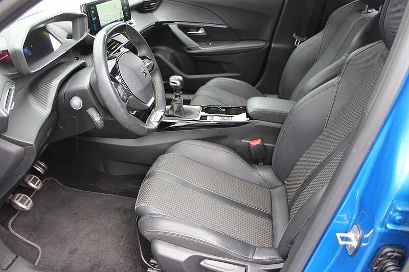 Peugeot 2008 PureTech 130 GT