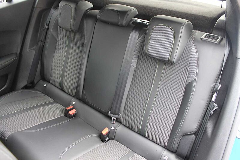Peugeot 2008 PureTech 130 GT