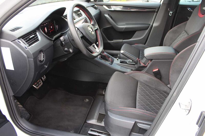 SKODA Octavia Combi 2.0 TSI DSG RS
