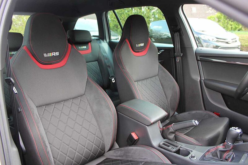 SKODA Octavia Combi 2.0 TSI DSG RS