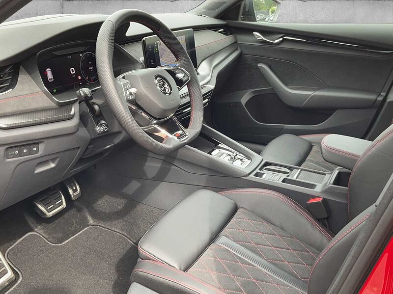 SKODA Octavia Combi RS 2.0 TSI DSG PANO VORB AHK DIVERSE PAKETE