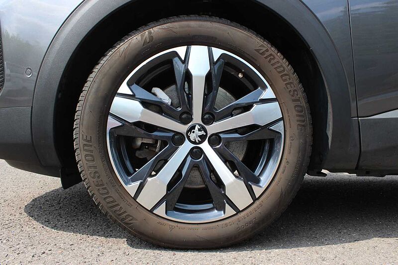 Peugeot 3008 Plug-in Hybrid 225 e-EAT8 GT