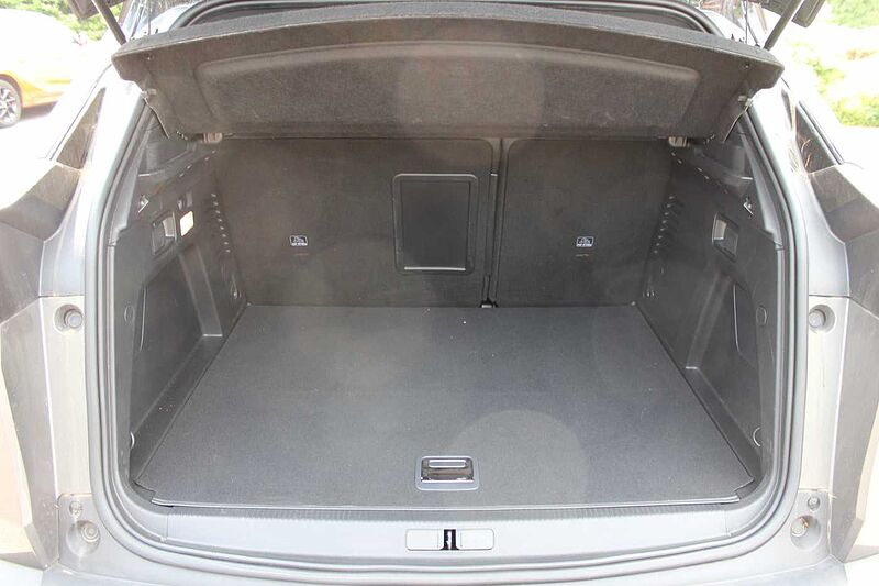 Peugeot 3008 Plug-in Hybrid 225 e-EAT8 GT