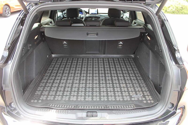 Ford Focus Kombi 1.0 EcoBoost Mild-Hybrid ST-LINE