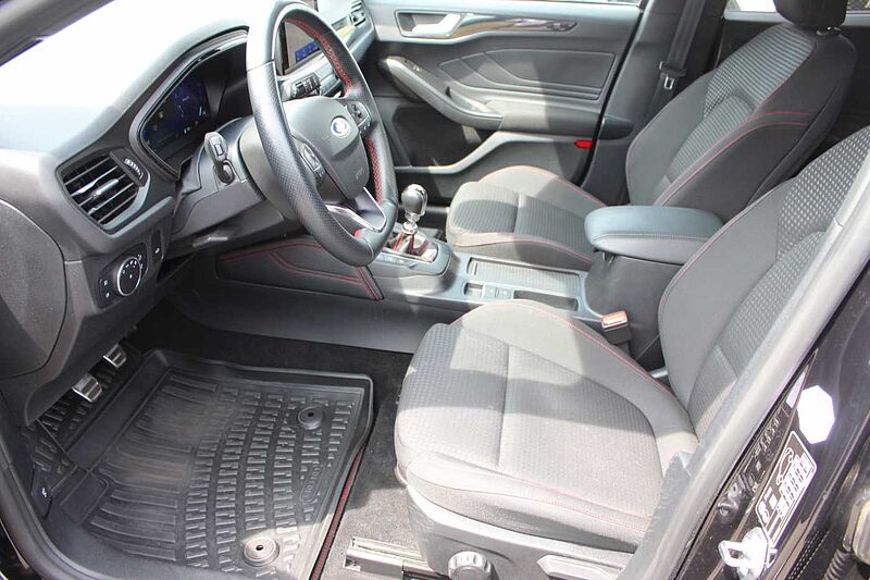 Ford Focus Kombi 1.0 EcoBoost Mild-Hybrid ST-LINE