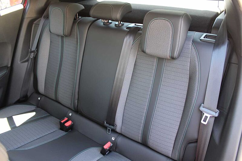 Peugeot 2008 Elektro Allure Pack