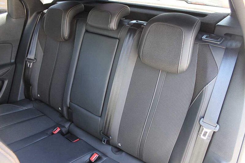 Peugeot 3008 PureTech 130 EAT8 GT
