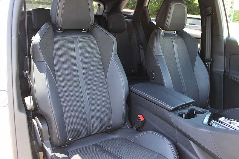 Peugeot 3008 PureTech 130 EAT8 GT