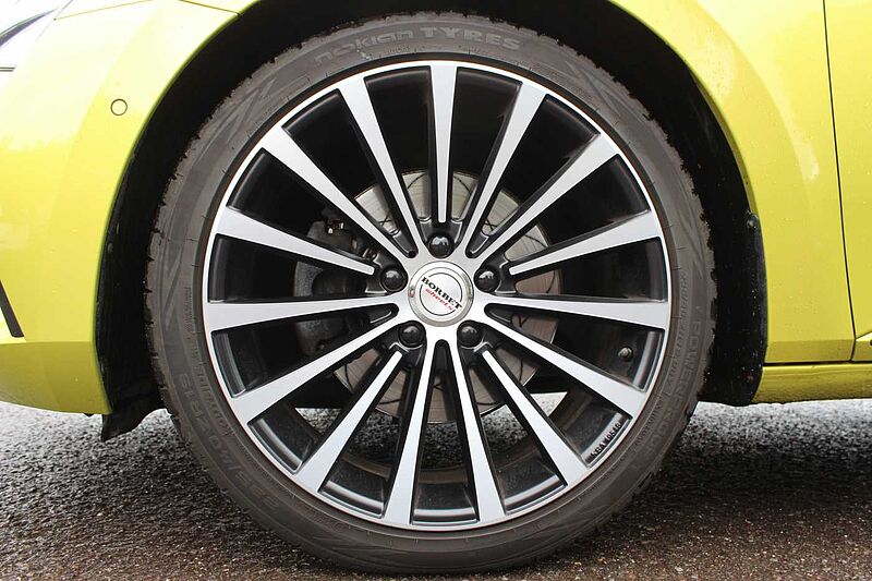 SKODA Superb Combi 2.0 TDI 4x4 DSG Sportline