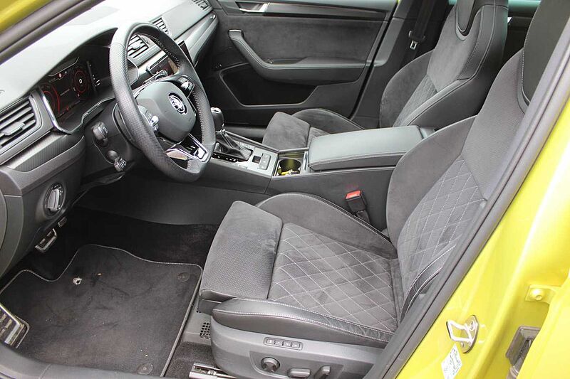 SKODA Superb Combi 2.0 TDI 4x4 DSG Sportline