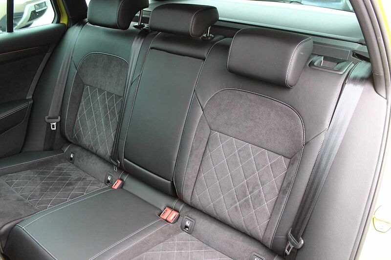 SKODA Superb Combi 2.0 TDI 4x4 DSG Sportline