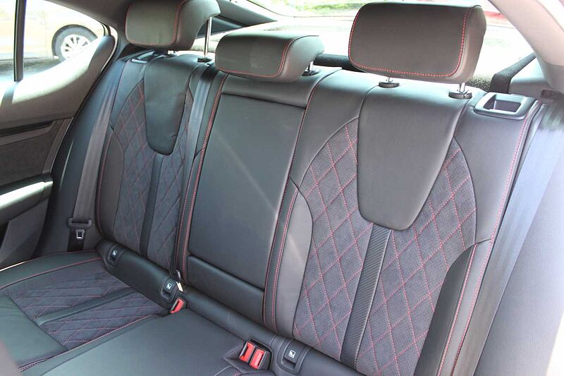 SKODA Octavia 2.0 TSI DSG RS First Edition