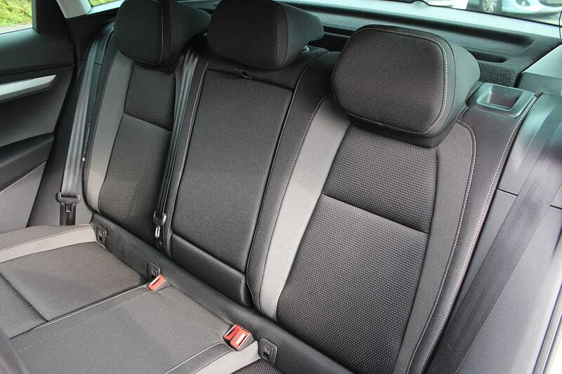 SKODA Karoq 1.5 TSI DSG Tour