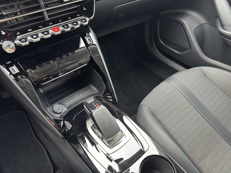 Peugeot 2008 Elektro Allure Pack 136