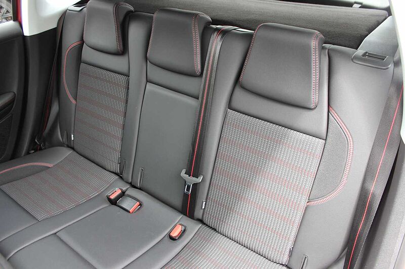 Peugeot 2008 PureTech 110 EAT6 Allure inkl. GT-Line