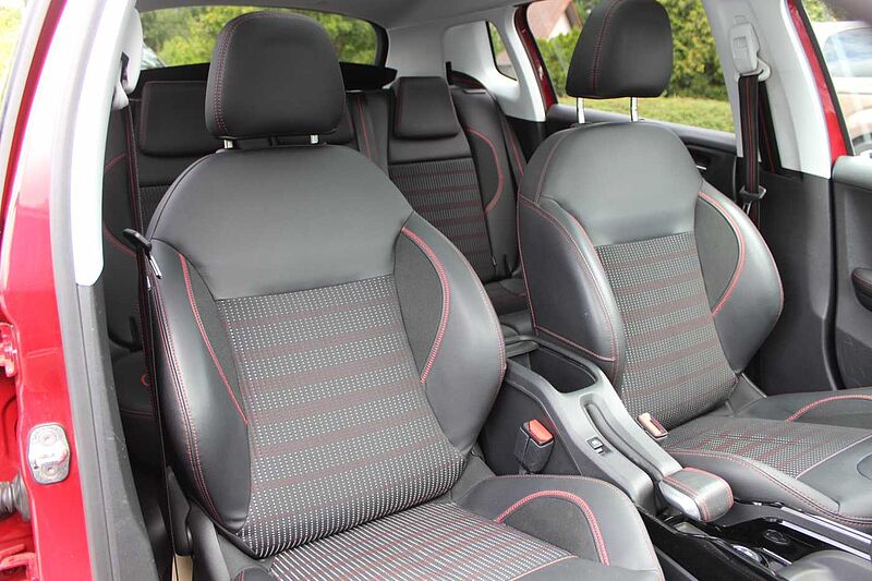 Peugeot 2008 PureTech 110 EAT6 Allure inkl. GT-Line