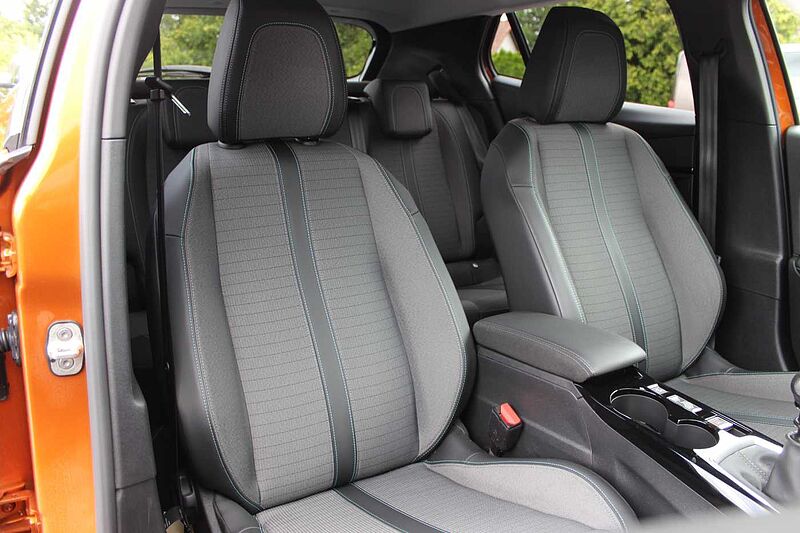 Peugeot 2008 PureTech 130 Allure Pack