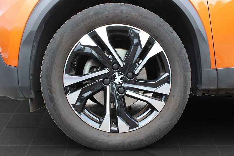 Peugeot 2008 PureTech 130 Allure Pack