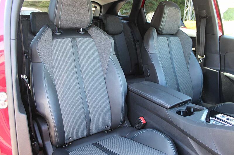Peugeot 3008 Plug-in Hybrid 225 e-EAT8 Allure Pack