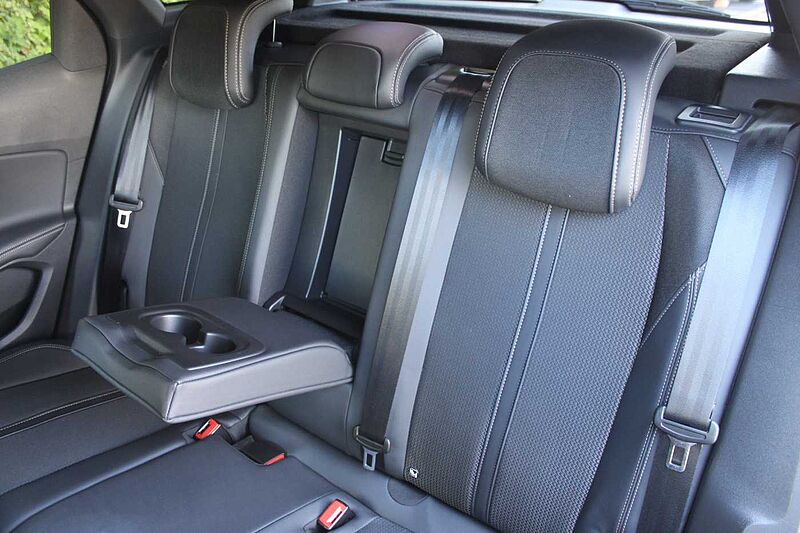 Peugeot 3008 PureTech 130 EAT8 GT