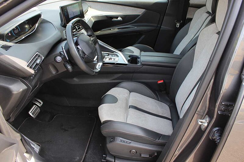 Peugeot 3008 Plug-in Hybrid 225 e-EAT8 GT