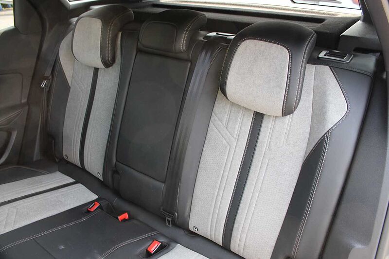 Peugeot 3008 Plug-in Hybrid 225 e-EAT8 GT