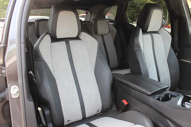 Peugeot 3008 Plug-in Hybrid 225 e-EAT8 GT