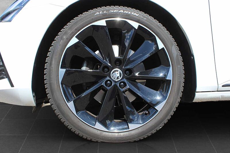 SKODA Superb Combi 2.0 TSI DSG Sportline