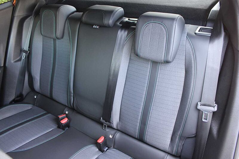 Peugeot 2008 PureTech 100 Allure