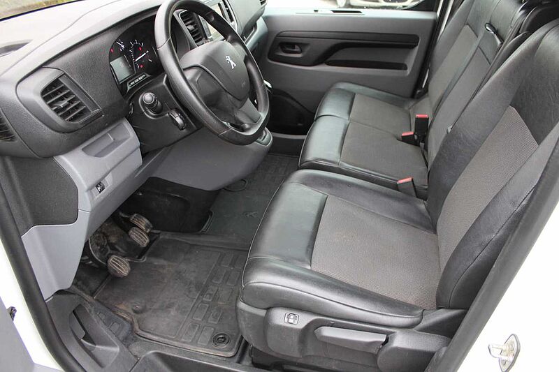 Peugeot Expert BlueHDi 145 L2H1 Premium