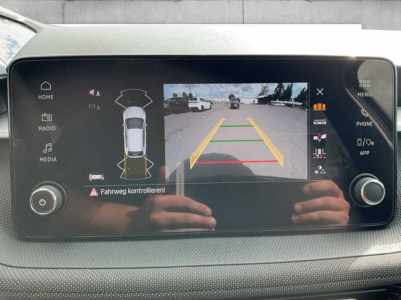 SKODA Fabia Tour 1.0 TSI DSG
