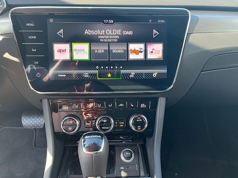 SKODA Superb III Combi Diesel 2.0 TDI DSG Style
