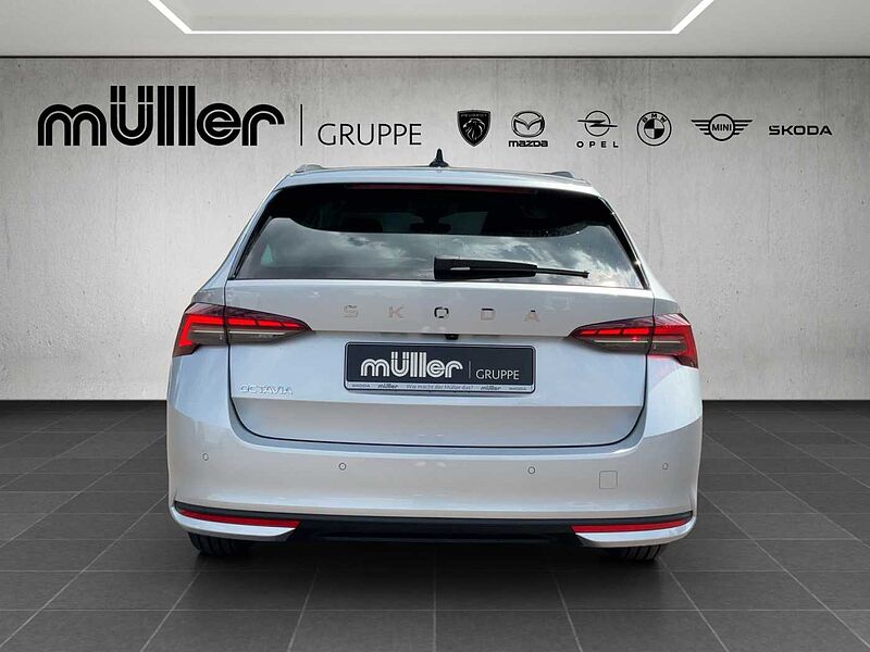 SKODA Octavia Combi Tour 2.0 TDI DSG