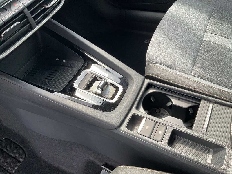 SKODA Octavia Combi Tour 2.0 TDI DSG