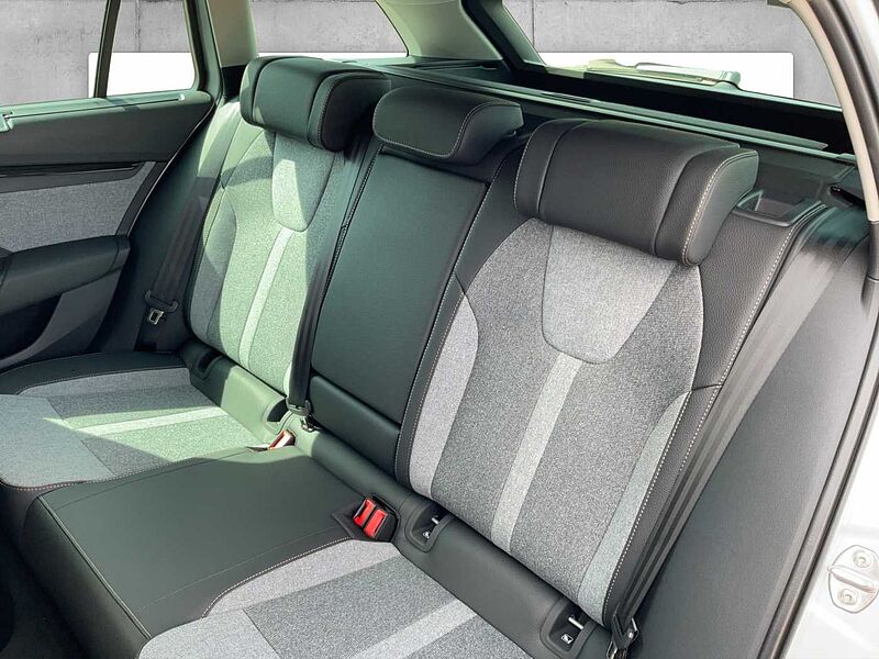 SKODA Octavia Combi Tour 2.0 TDI DSG